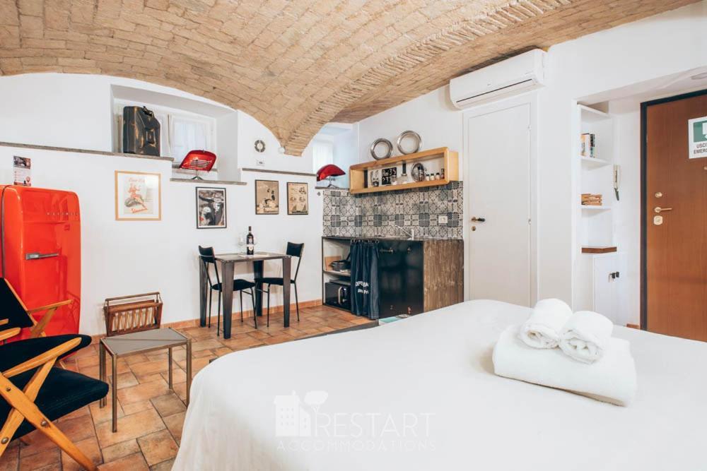 Restart Accommodations Balestra Rome Bagian luar foto